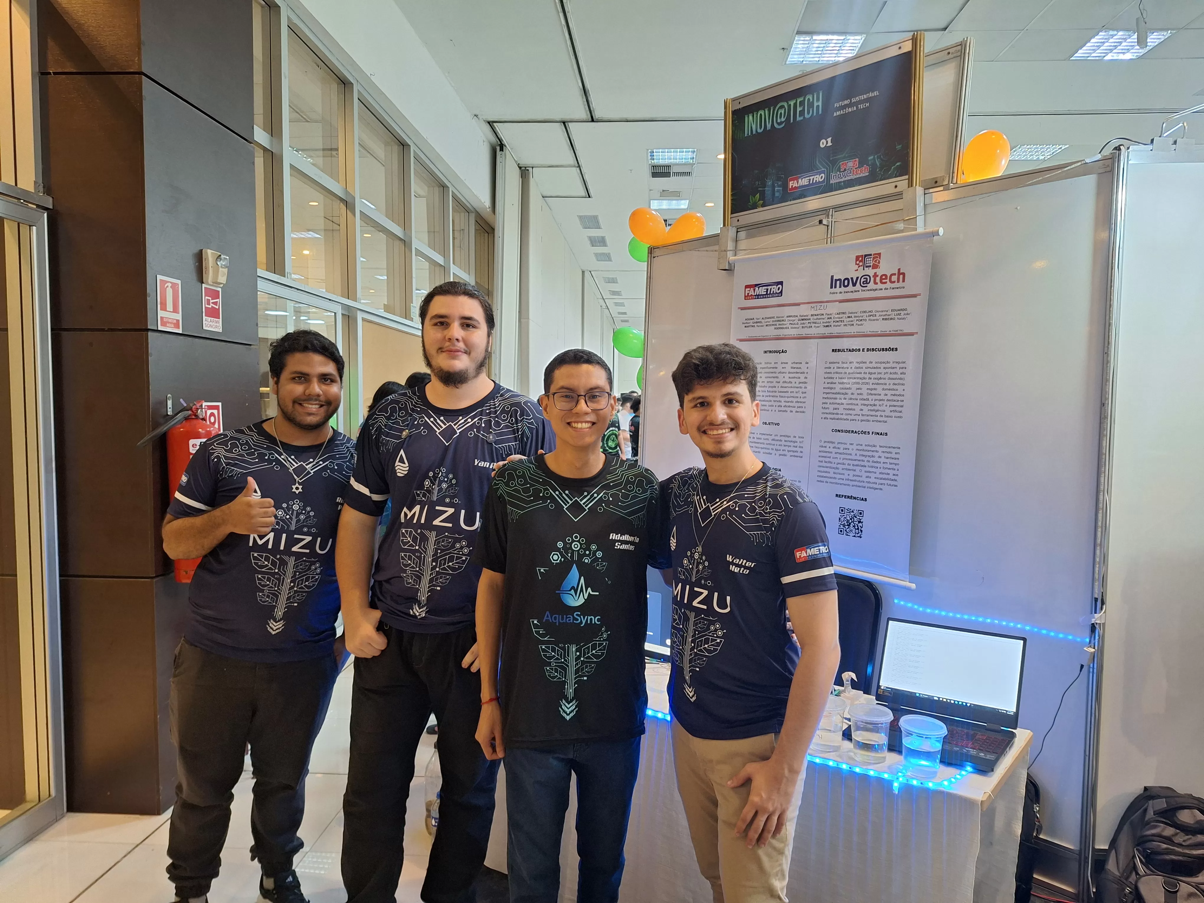 Foto com colaborador na Apresentação do dia 19/05/2026