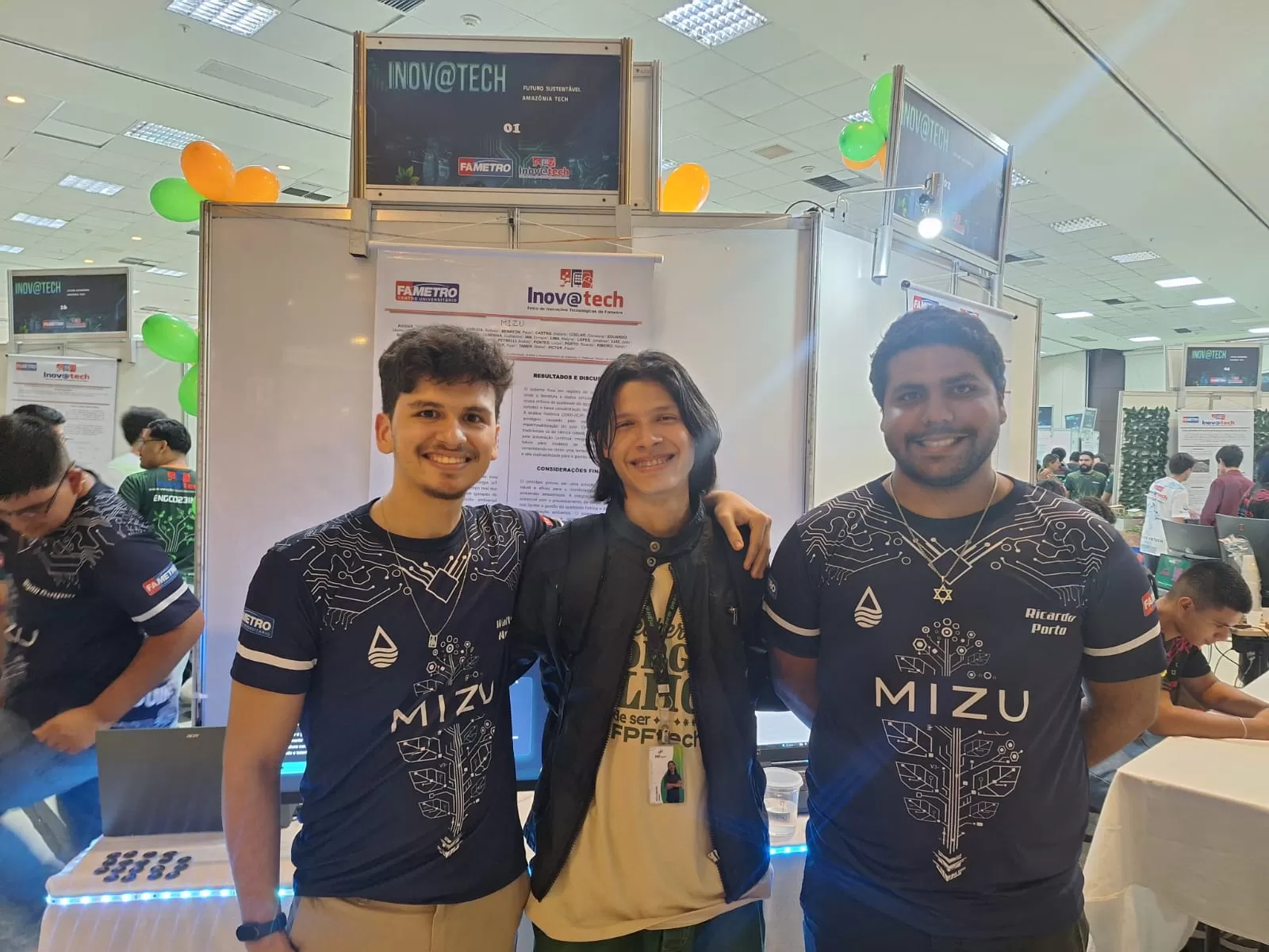Foto com colaborador na Apresentação do dia 19/05/2026